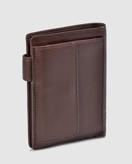 Cartera de hombre de piel en marrón con broche