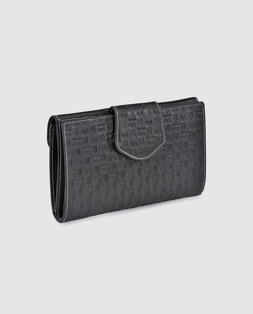 Cartera de mujer de piel en negro con logos