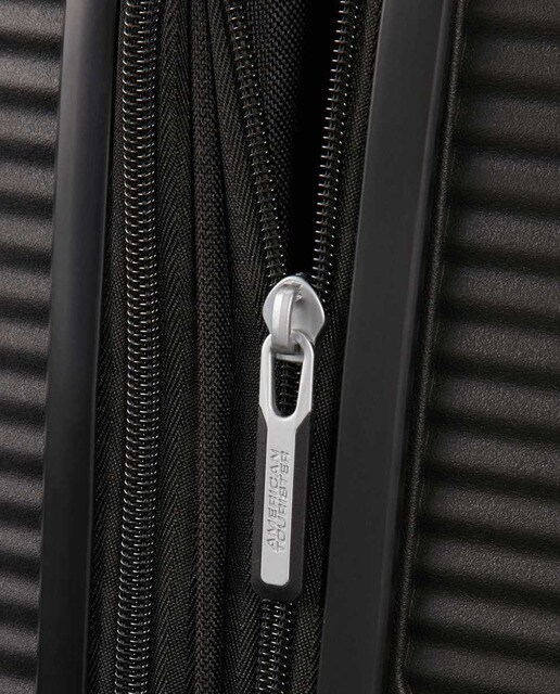 Maleta de cabina expandible SOUNDBOX rígida negra, con capacidad hasta 41L