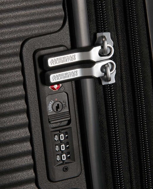 Maleta mediana expandible SOUNDBOX rígida negra, con capacidad hasta 81L