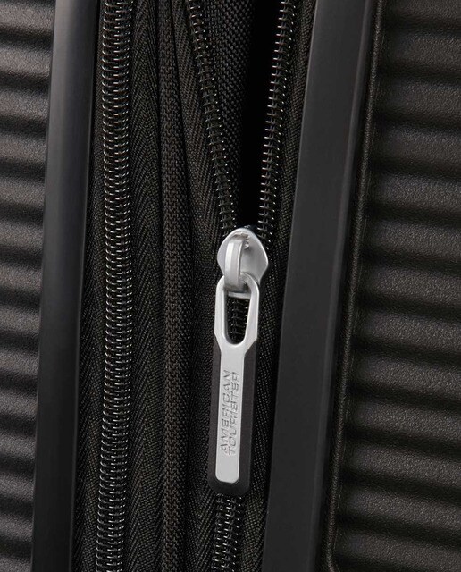 Maleta mediana expandible SOUNDBOX rígida negra, con capacidad hasta 81L