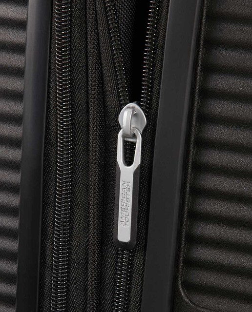 Maleta grande expandible SOUNDBOX rígida negra, con capacidad hasta 110L