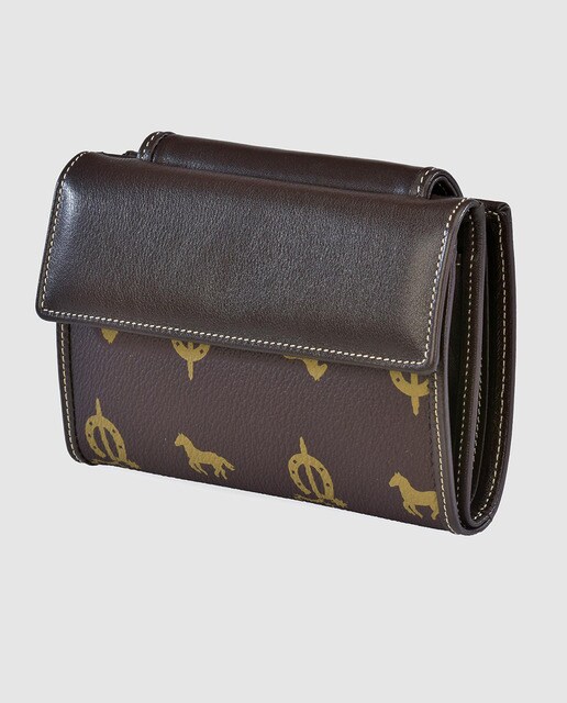 Cartera mediana de mujer en piel y lona de color marrón. Hecho en España.