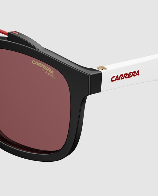 Gafas de sol con montura negra y doble puente metálico rojo