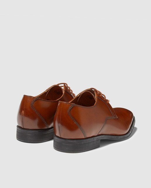Zapatos de cordones de hombre Clarks en piel de color marrón