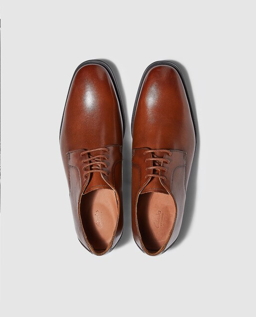 Zapatos de cordones de hombre Clarks en piel de color marrón