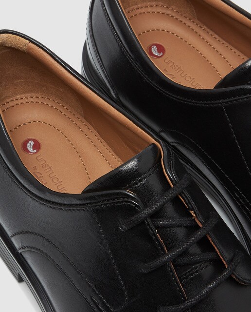 Zapatos de cordones de hombre Clarks en piel de color negro