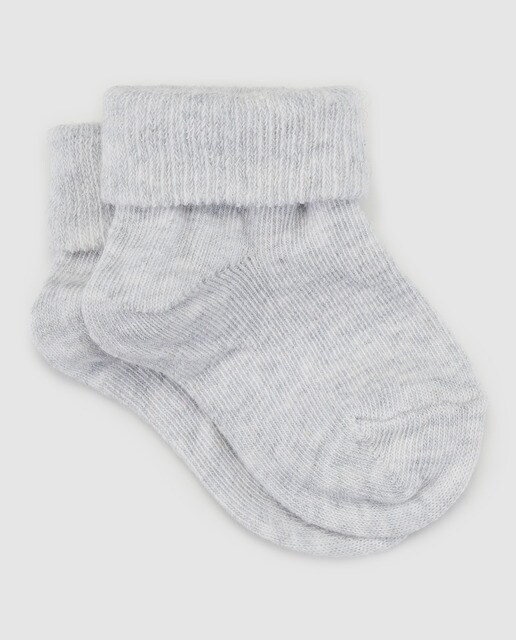 Calcetines de bebé Cotton Juice en gris con puño vuelto
