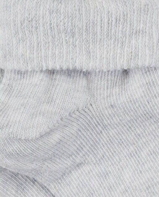Calcetines de bebé Cotton Juice en gris con puño vuelto