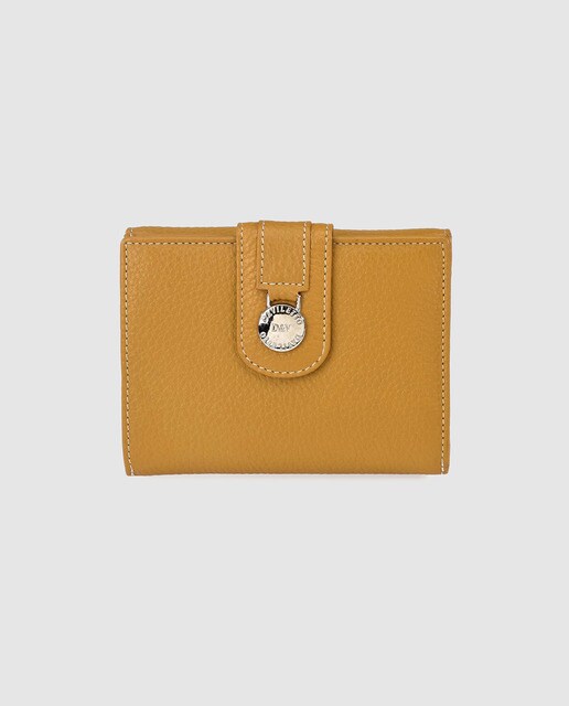 Cartera pequeña de mujer en piel de color amarillo con solapa y broche