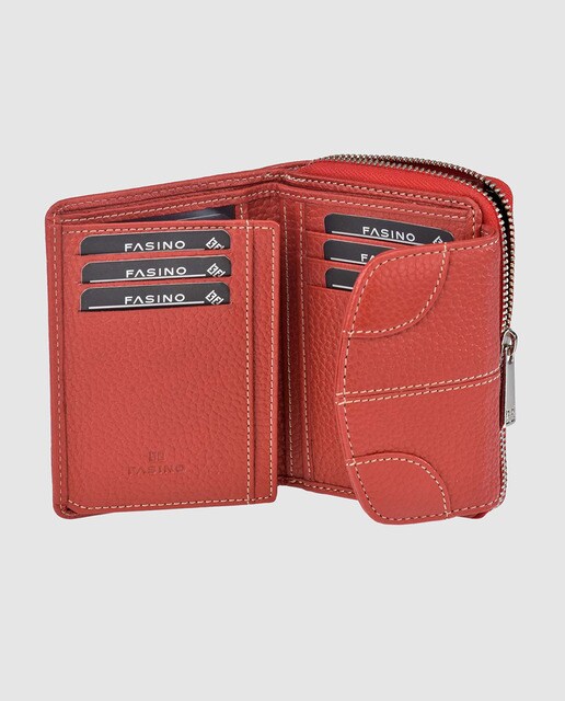 Cartera pequeña de piel en piel de color rojo con cremallera y solapa