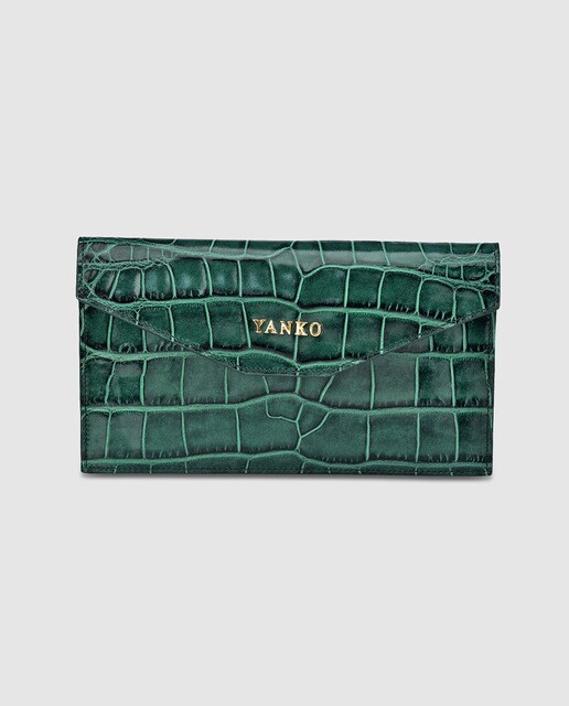 Cartera de mujer en piel grabada de color verde con solapa