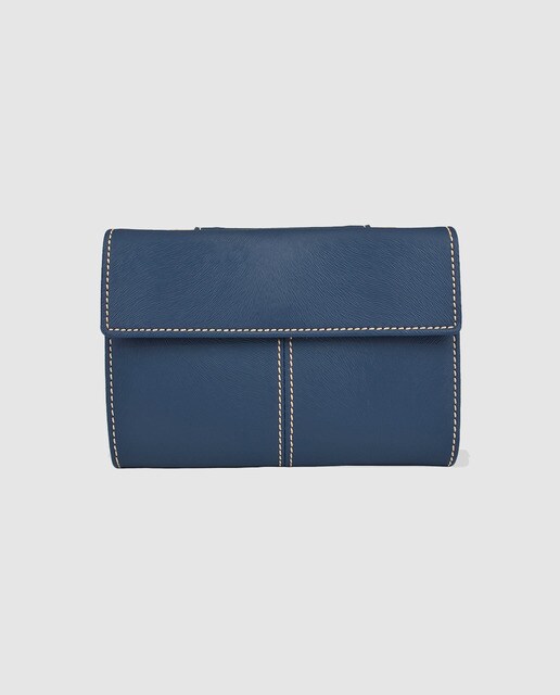 Cartera mediana de mujer en color marrón con broche