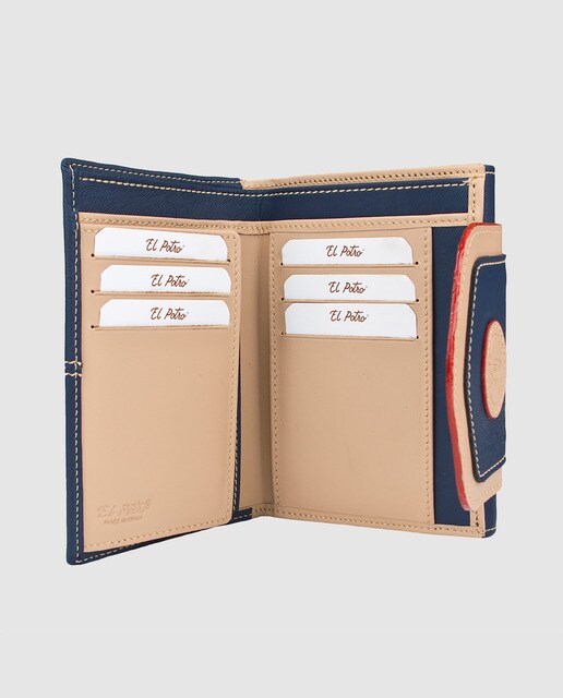 Cartera mediana de mujer en color marrón con broche