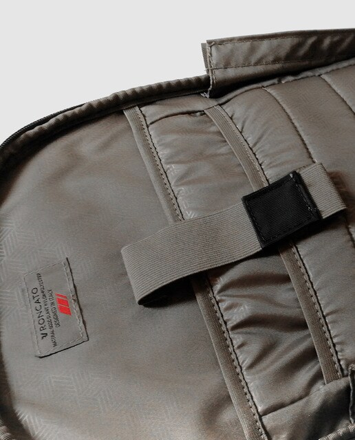 Mochila SPEED negra con cierre de cremallera