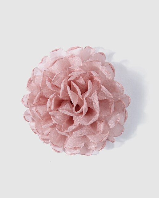 Pinza con clavel rosa
