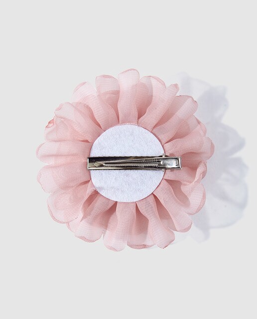 Pinza con clavel rosa