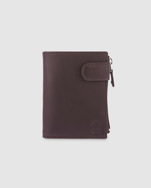 Cartera vertical de hombre en piel de color marrón con monedero y cierre de broche