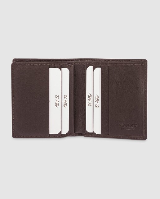 Cartera vertical de hombre en piel de color marrón con monedero