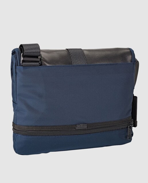 Bandolera de hombre en tela de color azul con solapa