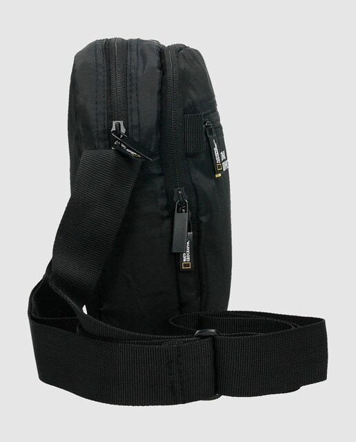 Bandolera de hombre en color negro con dos cremalleras