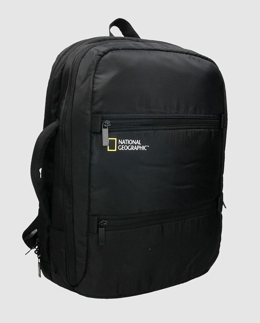 Mochila de hombre en color negro con doble cremallera