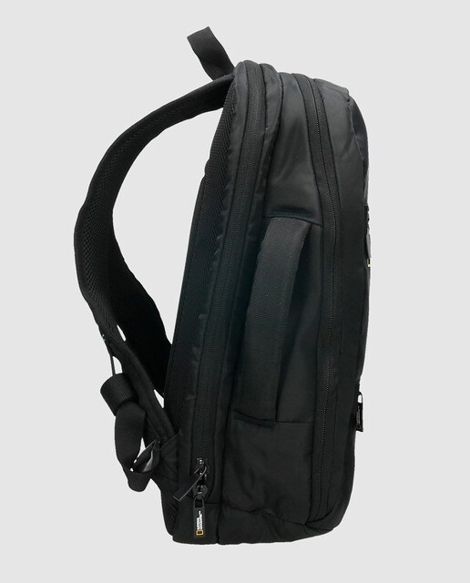 Mochila de hombre en color negro con doble cremallera