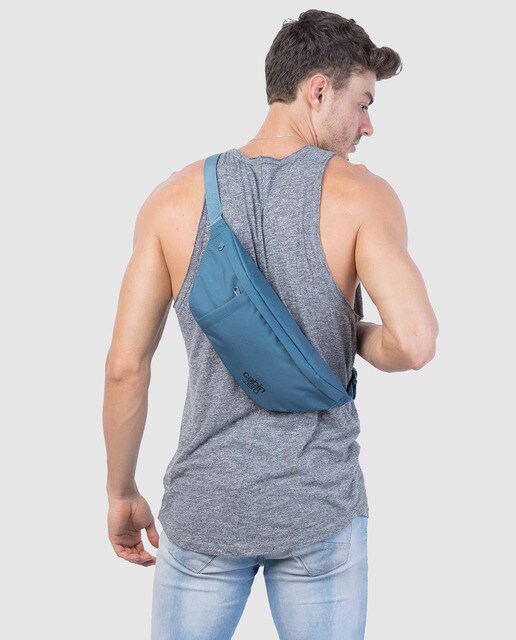 Riñonera CZ201803 azul con capacidad 2 L