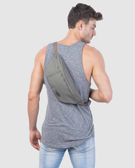 Riñonera CZ201802 kaki con capacidad 2 L