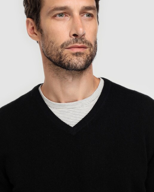 Jersey de lana 100% cashmere de hombre Emidio Tucci negro con el cuello de pico