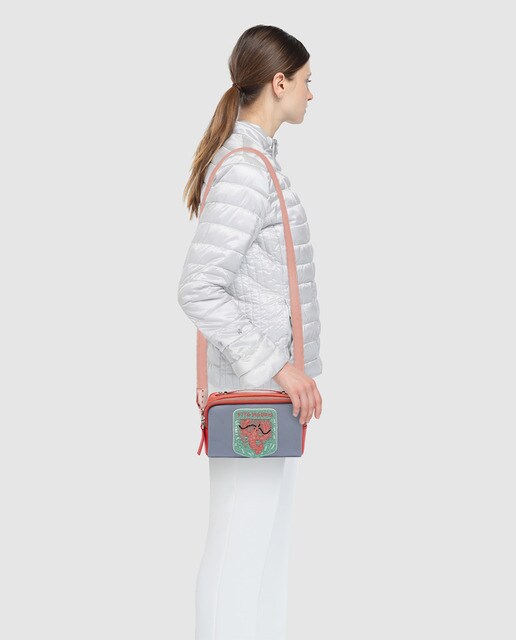 Bandolera pequeña de piel bicolor en azul y rojo de mujer