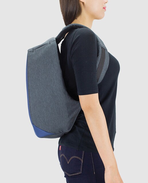 Mochila para el portátil antirrobo unisex XD Design Bobby Compact en azul marino combinada con gris
