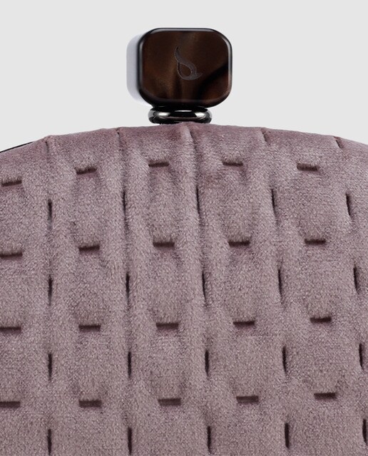 Clutch de fiesta Abbacino de terciopelo rosa con boquilla