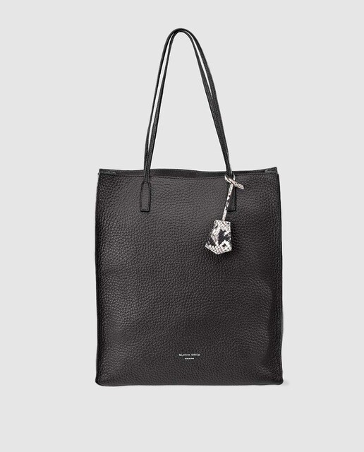Tote Gloria Ortiz Robyn de piel granulada en negro con colgante