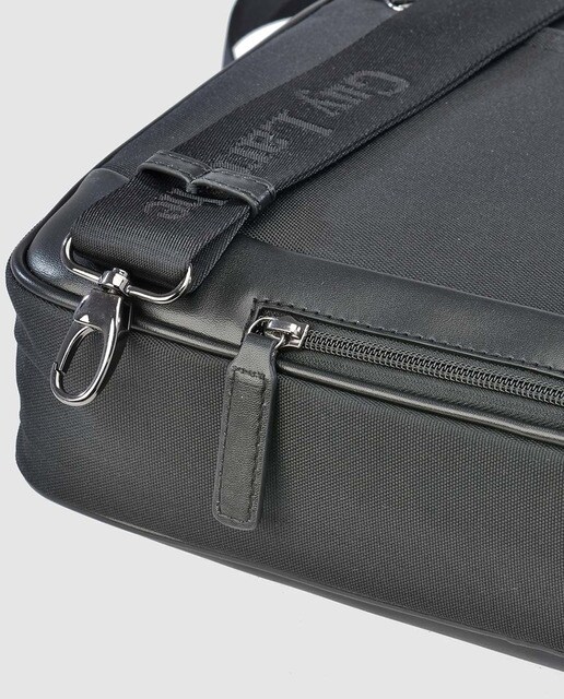 Portadocumentos de hombre Guy Laroche en negro con cremallera
