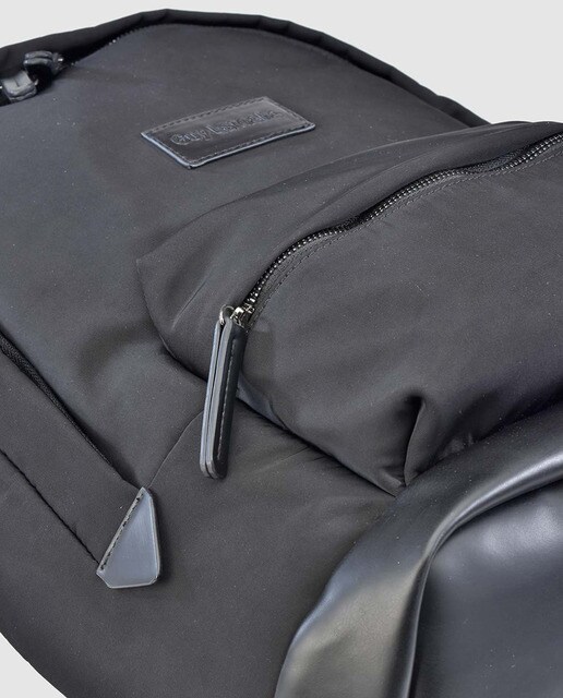Mochila de hombre Guy Laroche en negro con cremallera