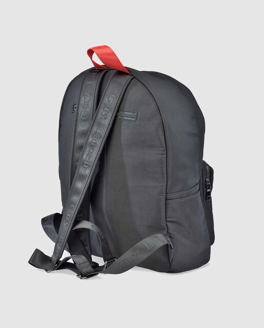 Mochila de hombre Guy Laroche en negro con cremallera y parches