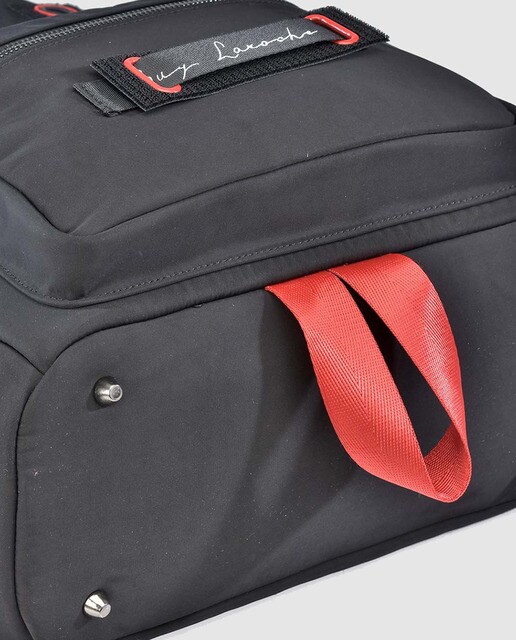 Mochila de hombre Guy Laroche en negro con cremallera y parches