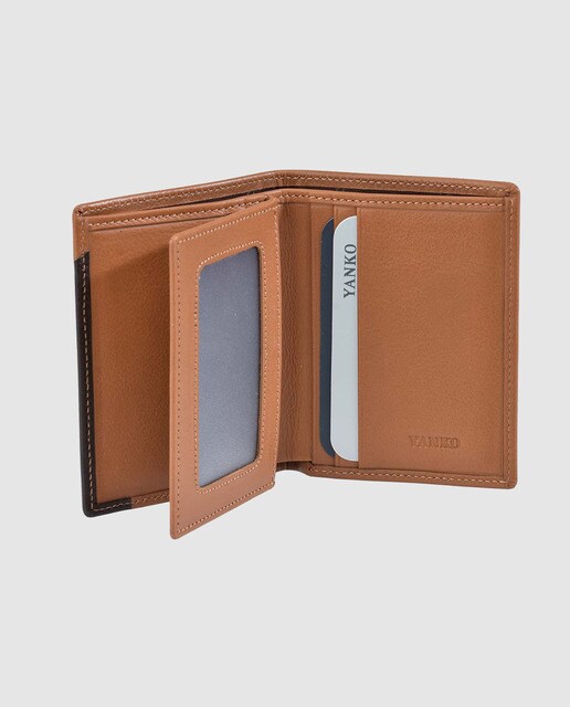 Cartera vertical de hombre Yanko de piel en camel con seis tarjeteros