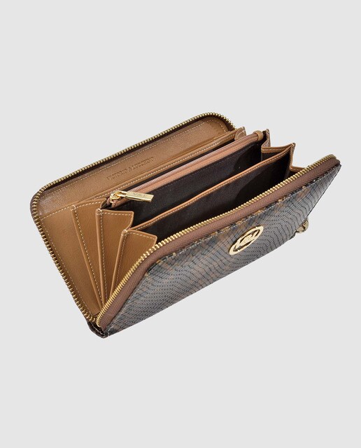 Cartera de mujer Victorio & Lucchino de piel grabada marrón