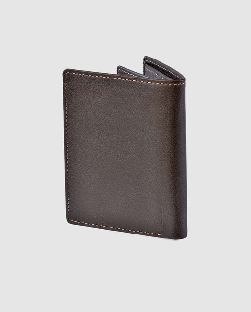 Cartera vertical pequeña de hombre Pierre Cardin de piel en marrón con pespuntes a contraste