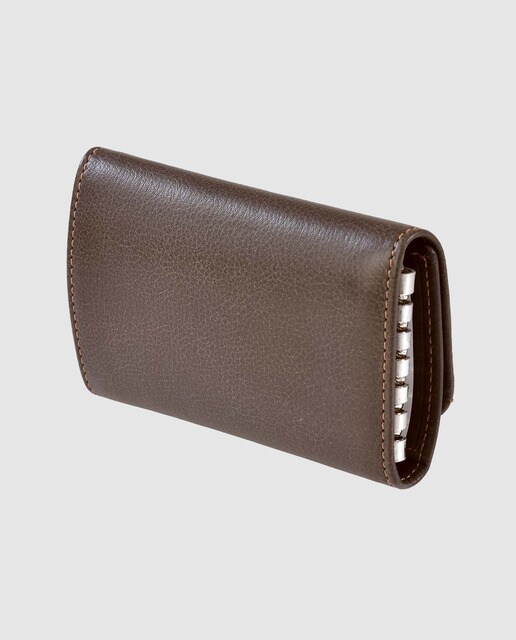 Llavero de hombre Pierre Cardin de piel en marrón con pespuntes a contraste