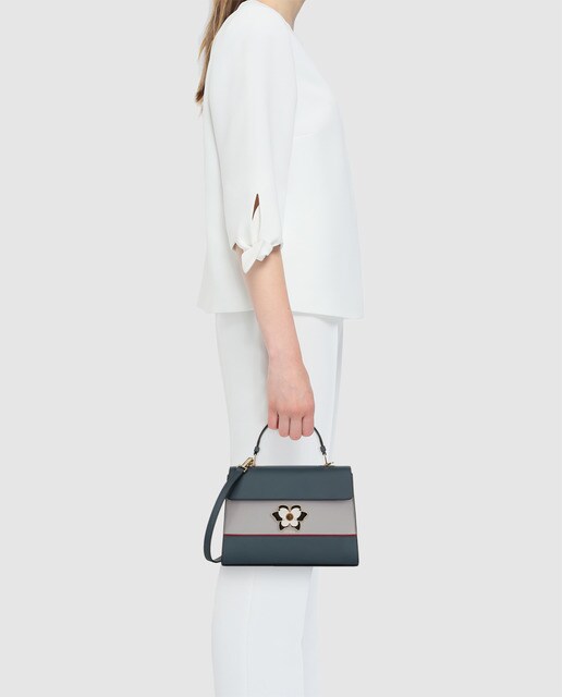Bolso de mano mediano Furla Mughetto de piel de becerro gris oscuro con aplique floral