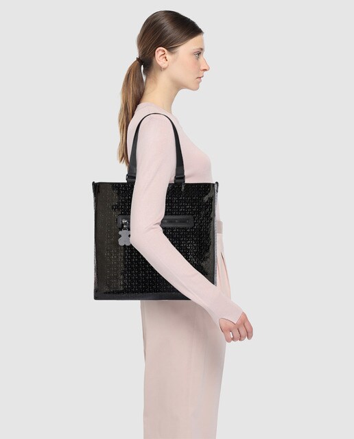 Tote Lindsay en negro con acabado acharolado