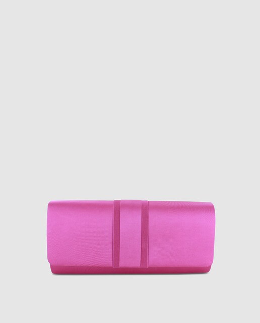 Cartera de mano de fiesta Menbur estilo baguette de raso en color rosa fucsia