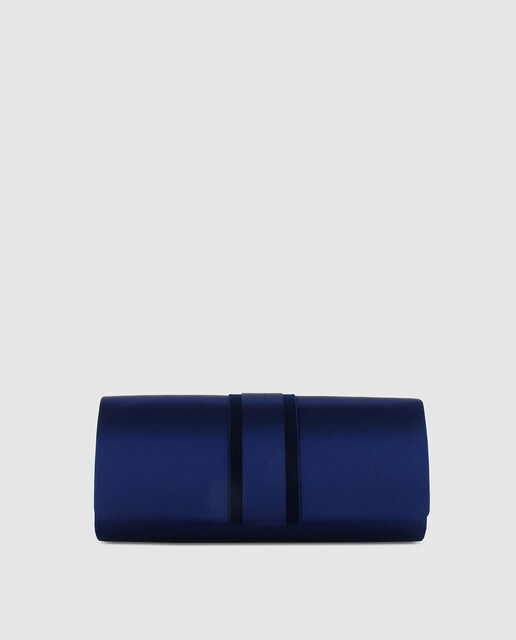 Cartera de mano de fiesta Menbur estilo baguette de raso en color azul marino