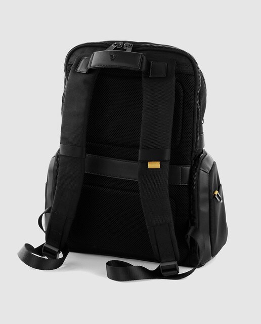 Mochila ROVER, negra, con capacidad 22 L