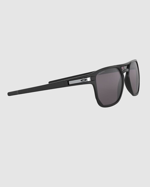 Gafas de sol de hombre Oakley Lach Beta inyectadas en negro con lentes grises