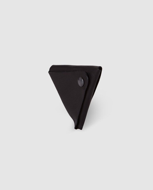 Monedero triangular de hombre Alep de piel lisa negro con clic