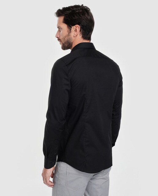Camisa de hombre slim lisa negra